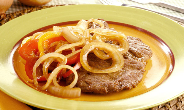 bife acebolado